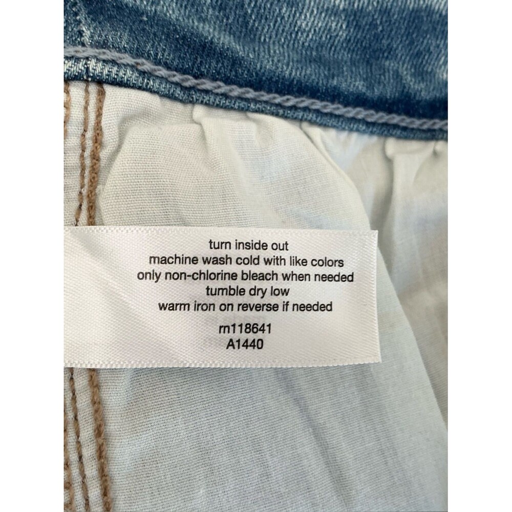 Lane Bryant Signature Fit High Rise Girlfriend Crop Jeans Acid Wash Size 22 - Picture 12 of 14